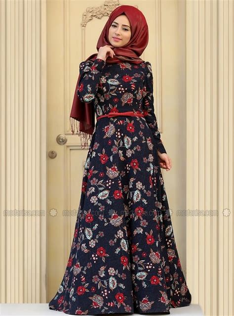 Burqa can be worn with any kind of clothing inside. Latest Abaya Style and Designs in Pakistan 2018 - StyleGlow.com