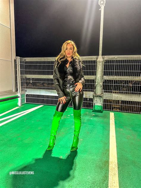 Milfs In Leather 8️⃣k On Twitter Itslulustevens Looking Great In Tight Leather
