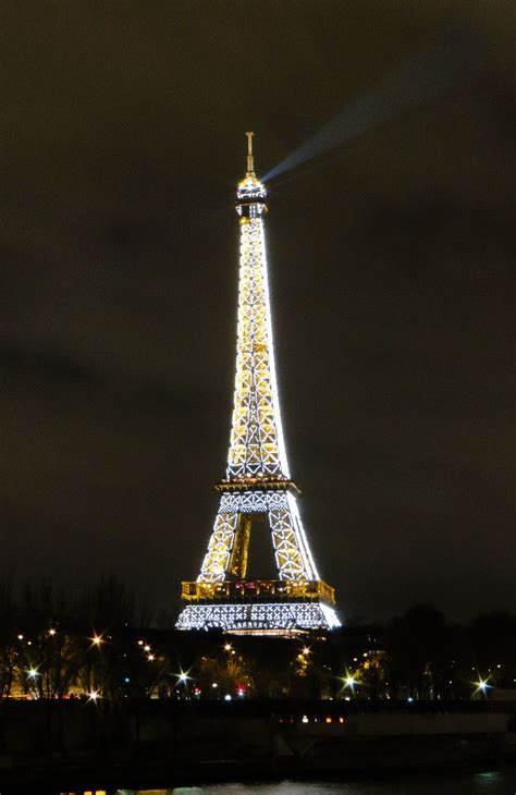 Eiffel Tower Light Show On The Hour Paris Eiffel Tower Lights
