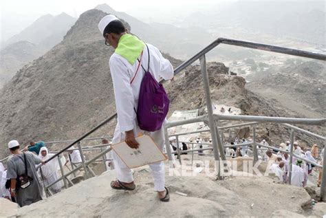 Mengunjungi Gua Hira Dan Gua Tsur Ihram