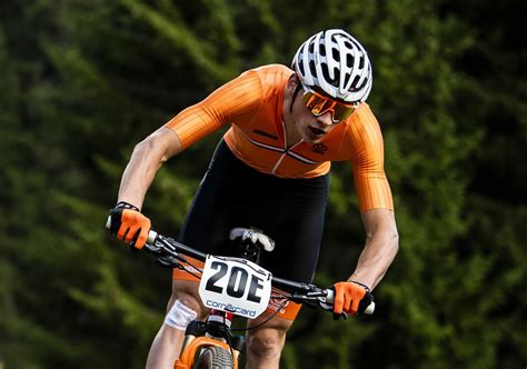 Jun 05, 2021 · mathieu van der poel vandaag pas vertrokken naar tokio: Bronzen Mathieu van der Poel ligt op koers voor een ...
