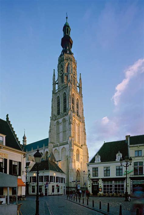 1 introduction at breda lorett s.r.l. Grote Kerk is monument van de maand