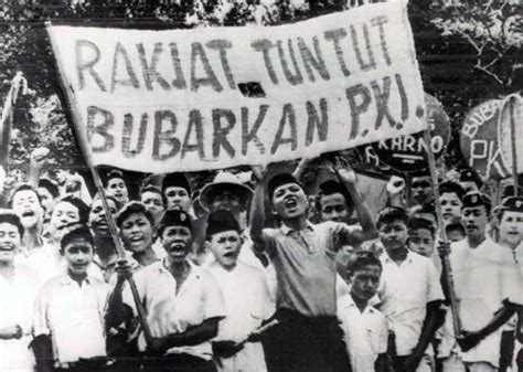 Isu kebangkitan komunis g 30 s pki: Indonesia Dalam Perang Dingin - Harian Sejarah