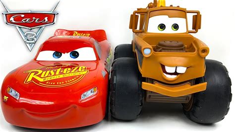 Mater Max Tow Truck Mate De Disney Cars 3 Remolca A Rayo Mcqueen Youtube