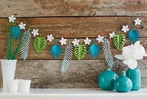This site is full of paper craft ideas from cards to gift boxes. Paper Garlands: Home Décor That Makes You Happier | Home ...