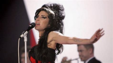 Hommages à Amy Winehouse Bbc News Afrique