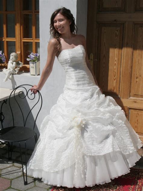A sissy is a biological male who craves a submissive, emasculated status as a sexual fetish. 10 Leicht Sissi Brautkleid Boutique - Abendkleid
