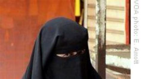 La Femme Au Niqab Jugée Pour Outrages Lors Dun Contrôle De Police à