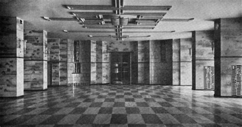 Stadthalle Mülheim - 90 Jahre und noch immer nicht aus der Mode