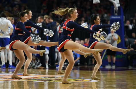 How Contagious Is Mumps Thousands Of Cheerleaders Were Potentially
