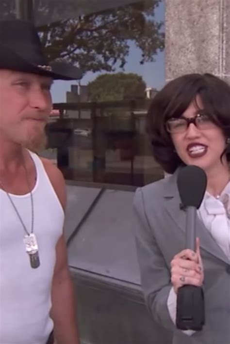 Disguised Miley Cyrus Asks People What They Think Of Miley Cyrus