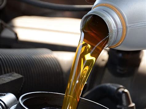 Troca De óleo Um Guia Para Evitar Problemas Com Seu Carro