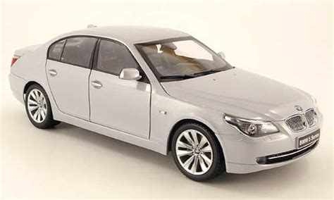 miniature bmw 550 e60 1 18 kyosho e60 facelift grise voiture