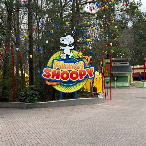 Planet Snoopy 16000 Theme Park Way