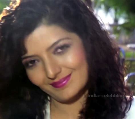 Sonu Walia Bollywood Film Tv Actress Hot Swimsuit Scene