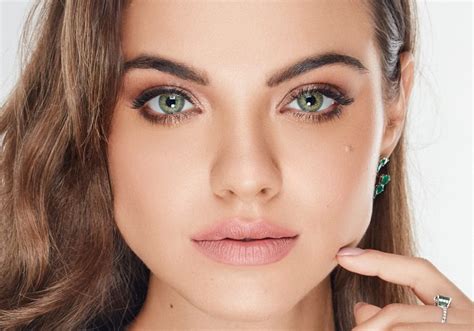 Makeup Styles For Green Eyes Beginners Guide