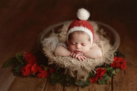 25 Christmas Baby Photoshoot Ideas For Photographers