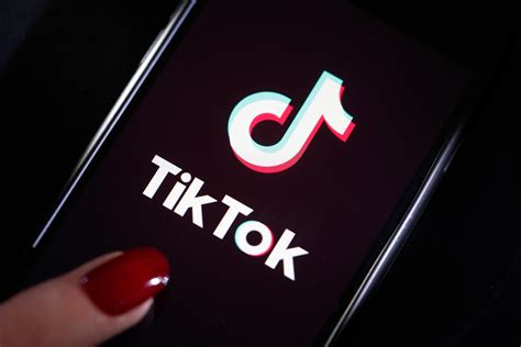 here s how to beat tiktok s algorithm — getting eyes on your videos