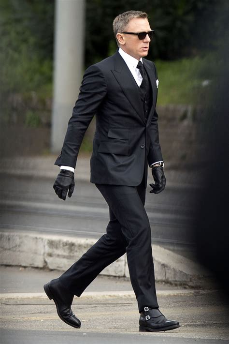 Check spelling or type a new query. Spectre Movie Style: How to dress like James Bond