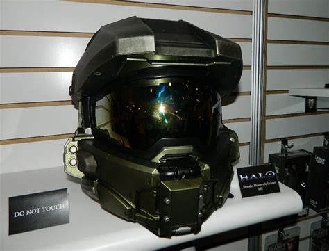 Halo Master Chief Motorcycle Helmet Up For Order Toy Fair 2015 Halo