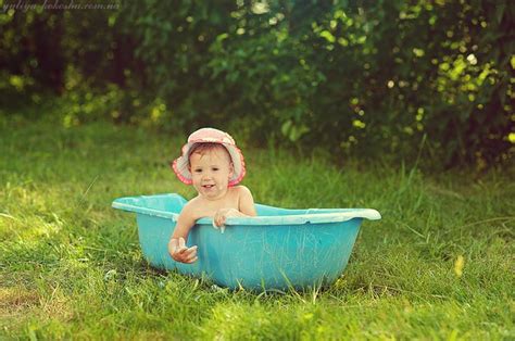 Get the water ready and undress yourself and your baby. baby bathing | Фотосессии беременных, Фотосессия, Фотографии
