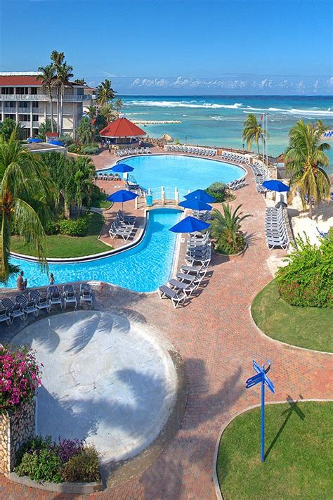 Top room amenities include air conditioning, a flat screen tv, and blackout curtains. Jamaica Vacations - Holiday Inn Resort Montego Bay ...