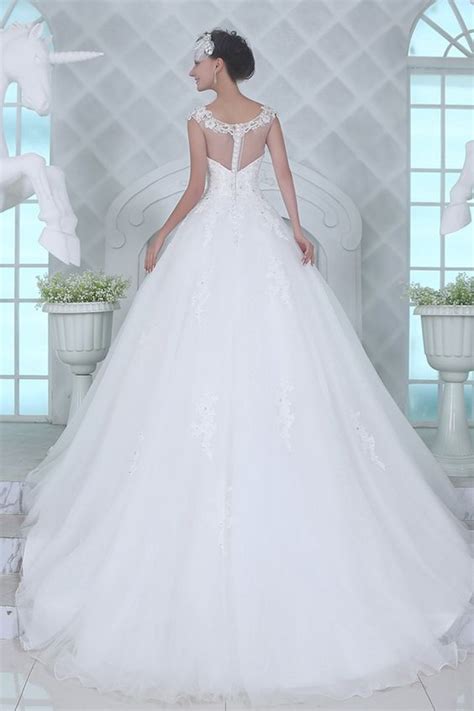 Drei monate nach dem diebstahl ist das berühmte. Wie aus einem Märchen: Brautkleid "Gitta" ★ elegante A ...