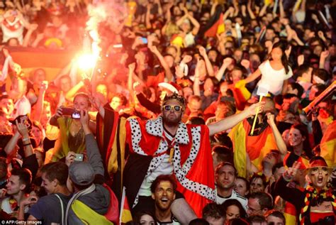 Germany Goes Crazy After Mario Gotzes Late Goal Wins The World Cup