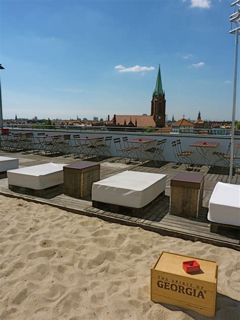 Was uns natürlich an den schönhauser allee arcaden am besten gefallen hat ist die rießige auswahl an modegeschäften, unter anderem waren auch unsere lieblinge esprit und h&m. Deck5-laengs-Strandbar-Schoenhauser-Allee-Arcaden-Berlin ...