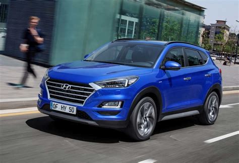 Second row hip room (inches). 2020 Hyundai Tucson Facelift Vs Jeep Compass - Specs ...