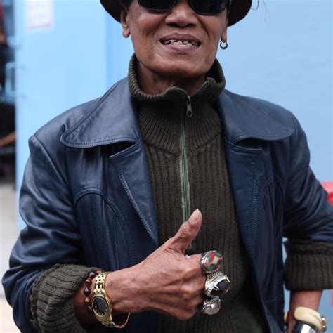 Foto Cowok Keren Pake Topi Dan Jaket Mukanya Gak Keliatan | Tochtye