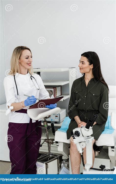 consultation with gynecologist before colposcopy and pap test procedure to closely examine
