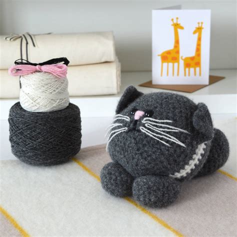 The story tells of a young husband and wife and how they deal with the challenge of buying secret christmas gifts for each. kitten learn to crochet kit by warm pixie diy ...
