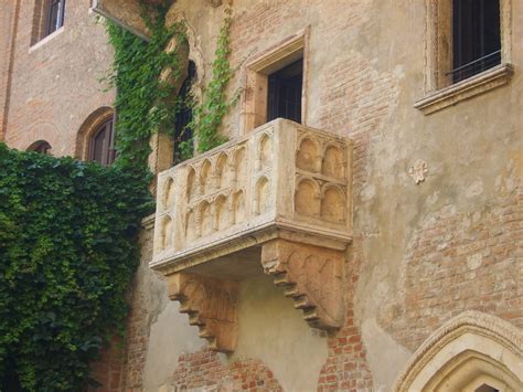 Nell'appartamento gli ospiti avranno a disposizione un parcheggio e servizio parcheggio. Italian Villa Verona Stone 2020 - Home Comforts