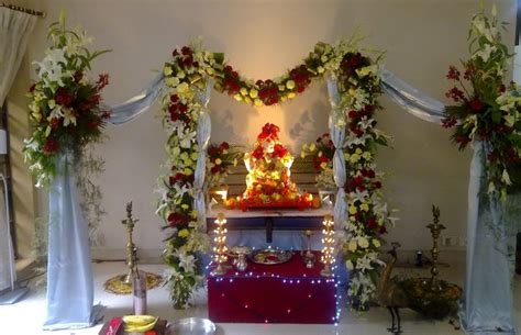 Laxmi puja celebrations and observance are associated with several rituals and traditions that commence from the post this, the devotees begin cleaning their homes followed by decorating every nook and corner of their house. Durga Puja Decoration Ideas At Home | Home Decor Ideas