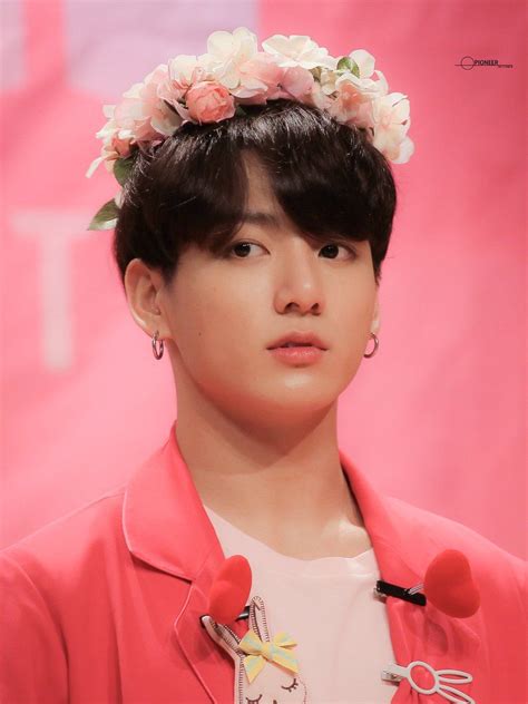 In the end, jungkook continuously showed his charm by illustrating the look of his character, peupeu. BTS's Jungkook Looking Distressed In This Hat Has ARMYs ...