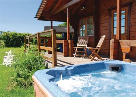 Log cabin with hot tub york. 14 Best Lodges or Log Cabins York (plus hot tubs!) 2021 ⋆ ...