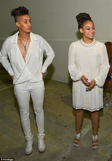 The View Host Raven Symone Has Split From Long Term Love Azmarie Livingston Daily Mail Online