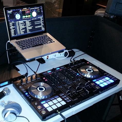 Versatile stand/table, ideal for djs and musicians. Basic Dj set | Dj equipment, Dj setup, Dj