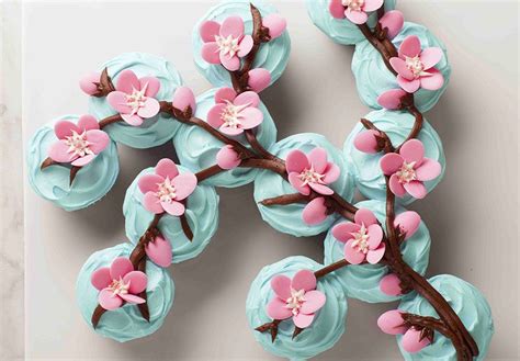 The cake, originally uploaded by andy ciordia. CHERRY BLOSSOM CUPCAKES-2 WAYS | Cupcake arrangements ...