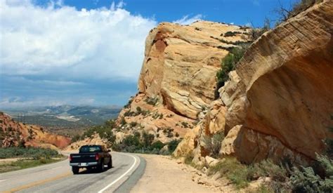 5:15 captmoonbeam 26 530 просмотров. Take A Hike To See Dinosaur Footprints At Utah's Red Fleet ...