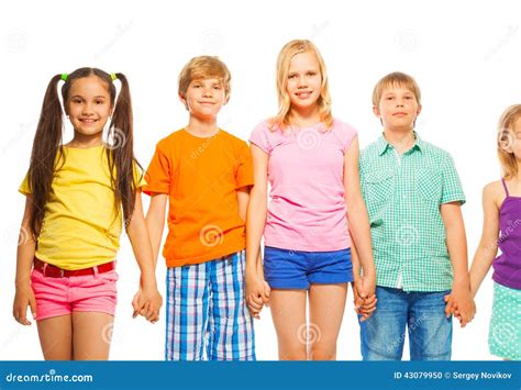 Vijf Mooie Jonge Geitjes Op Een Rij Op Wit Stock Foto Image Of Meisje