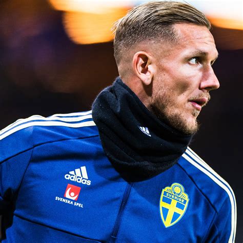 • clash of countries (sweden vs england world cup 2018). Jätteskrällen i natt: Landslagsmålvakten Robin Olsen helt ...