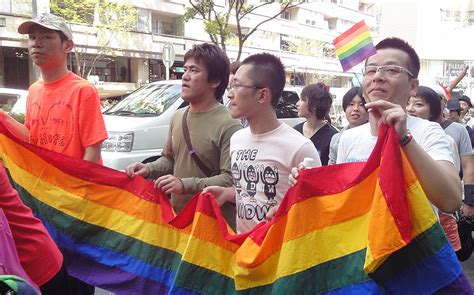 Ten Japanese Same Sex Couples Are Suing Their Government For Not Recognising Same Sex Marriages