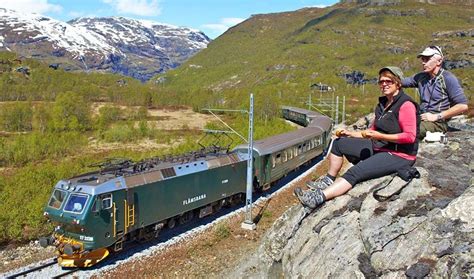 Auf Den Schönsten Bahnstrecken Und Mit Hurtigruten Durch Schweden Und