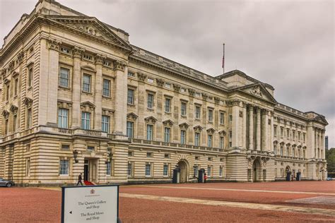 Touring the Buckingham Palace State Rooms - Wonder and Wanders