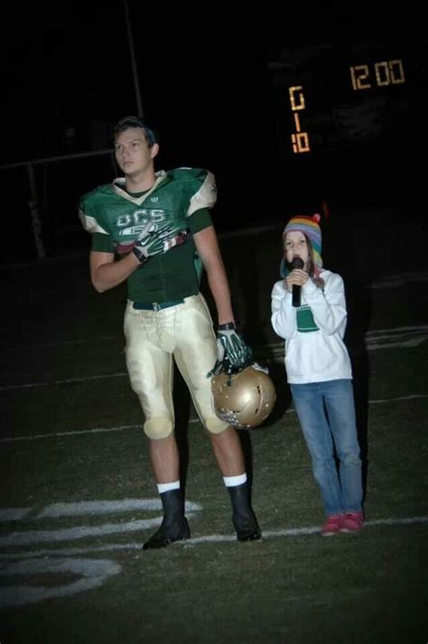Some thought she gave a horrible performance not every singer can hit the same notes so you modify the song to fit your individual voice. Reid with his sister Mia singing National Anthem | Duck ...