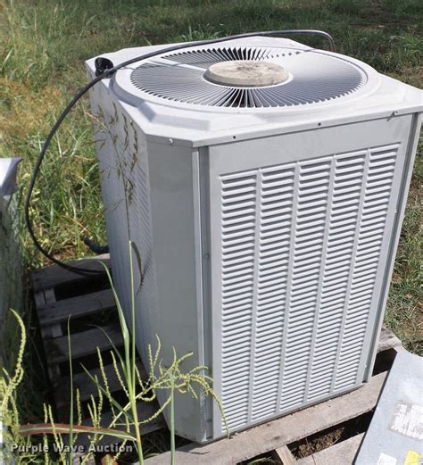 This makes temperature shifts hardly noticeable. Trane XE1000 air conditioner in Caddo, OK | Item AZ9419 ...