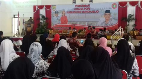 Anda perlu seseorang untuk menyamar menyelamatkan hubungan anda dengan si dia? PGRI Sukoharjo Resmi Miliki Graha PGRI yang Bisa Disewa ...