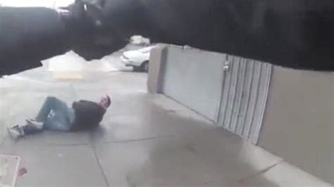 Watch Body Cam Footage Captures Cop Fatally Shooting A Man Metro Video